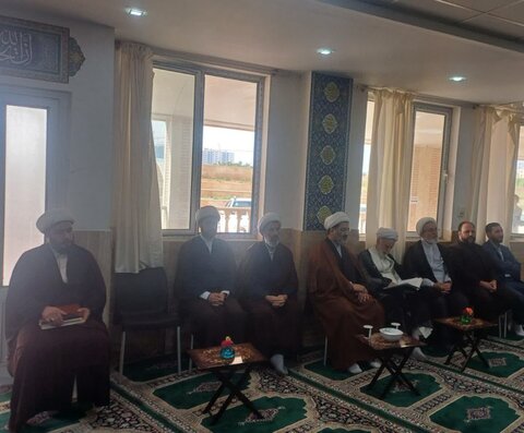 تصاویر/برگزاری همایش رویداد پاسخ با حضور طلاب و روحانیون استان مرکزی در اراک