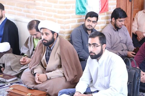 ديدار حجت‌الاسلام والمسلمین محمد شمس مدیر منطقه ۳ حوزه های علمیه با طلاب و کادر مدرسه علمیه خان