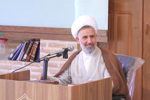 ديدار حجت‌الاسلام والمسلمین محمد شمس مدیر منطقه ۳ حوزه های علمیه با طلاب و کادر مدرسه علمیه خان