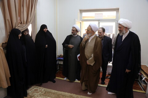 تصاویر/ بازدید آیت الله اعرافی از جامعه الزهرا (س)