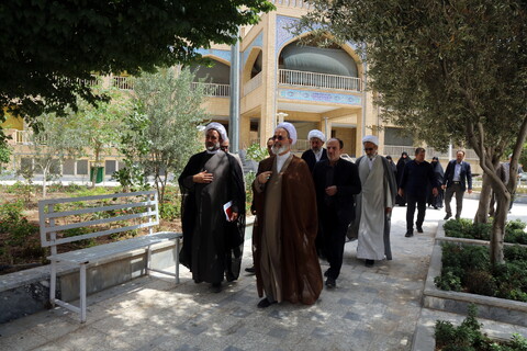 تصاویر/ بازدید آیت الله اعرافی از جامعه الزهرا (س)