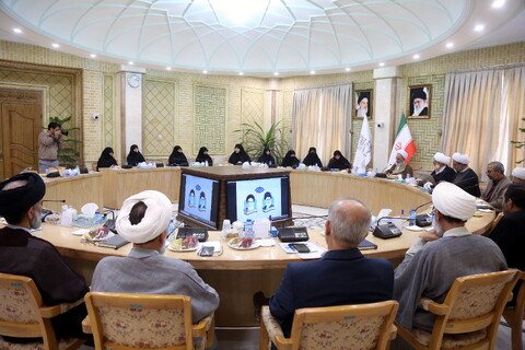 تصاویر/ بازدید آیت الله اعرافی از جامعه الزهرا (س)