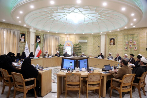 تصاویر/ بازدید آیت الله اعرافی از جامعه الزهرا (س)