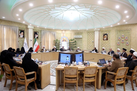 تصاویر/ بازدید آیت الله اعرافی از جامعه الزهرا (س)