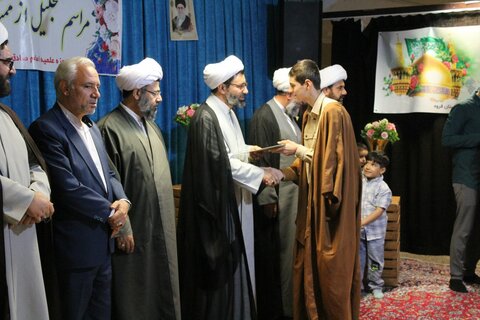 تصاویر/ مراسم تجلیل از ممتازین تحصیلی مدرسه علمیه امام صادق (ع)شهرستان قروه