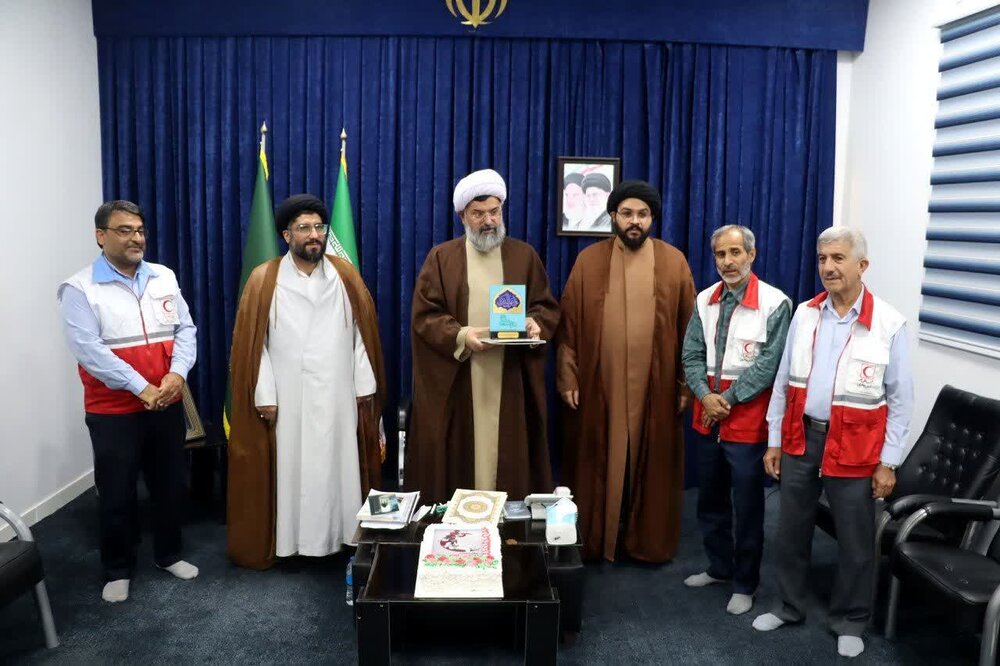 تصاویر/ دیدار امدادگران هلال احمر با امام جمعه خورموج