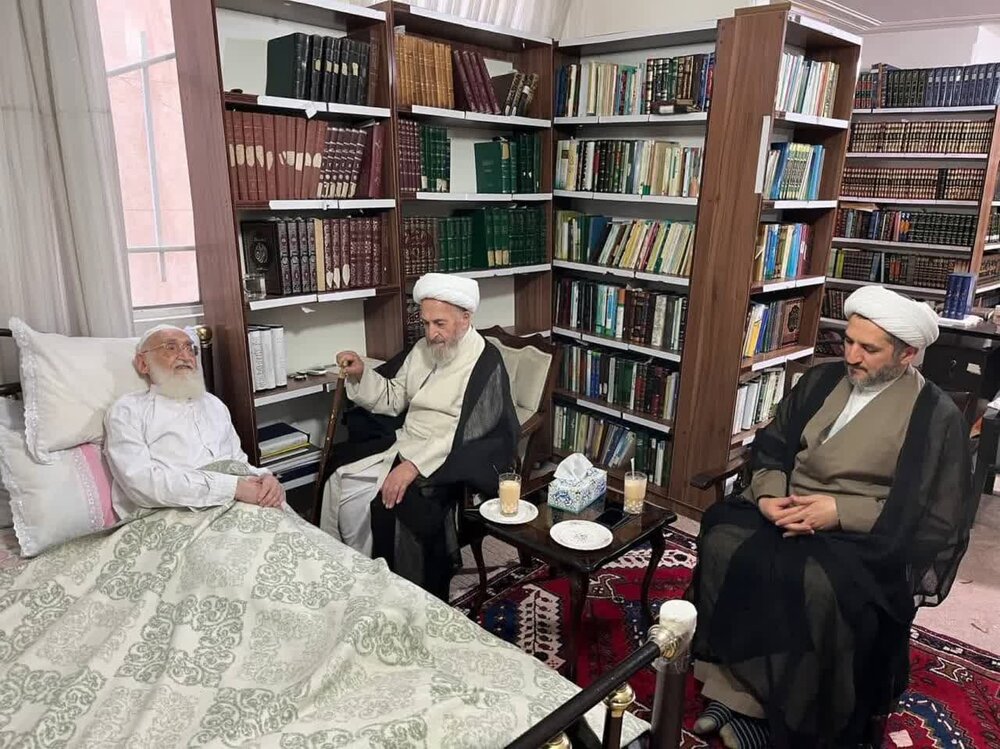 عیادت آیت‌الله العظمی سبحانی از آیت‌الله العظمی نوری‌همدانی