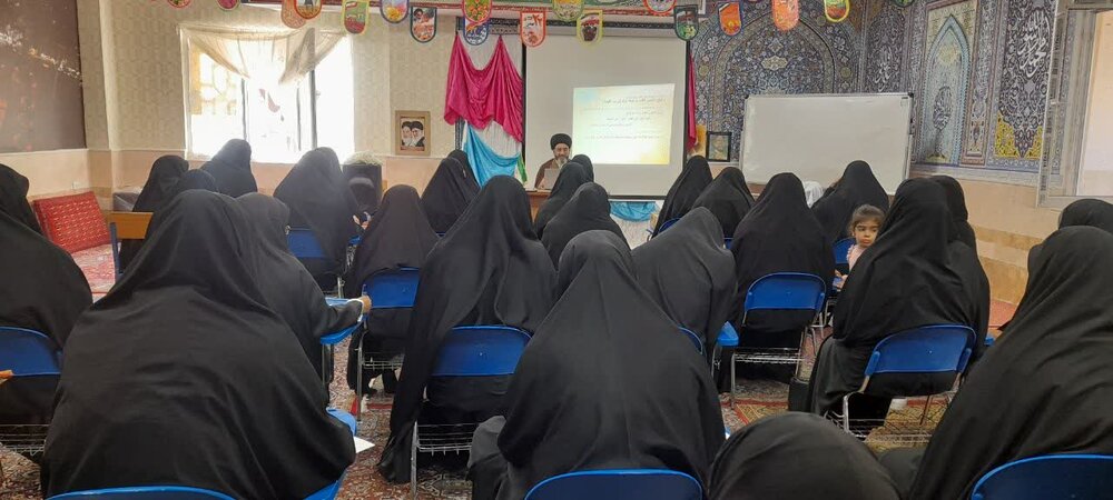 برگزاری دوره «آموزش تولید محتوای استاندارد در فضای مجازی» در حوزه علمیه خواهران اصفهان