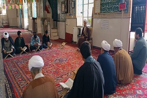 انسان کاری مهم‌تر از خودسازی ندارد+عکس