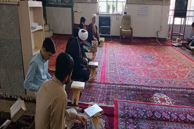 انسان کاری مهمتر از خودسازی ندارد+عکس