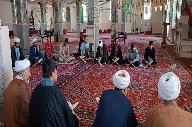 انسان کاری مهمتر از خودسازی ندارد+عکس