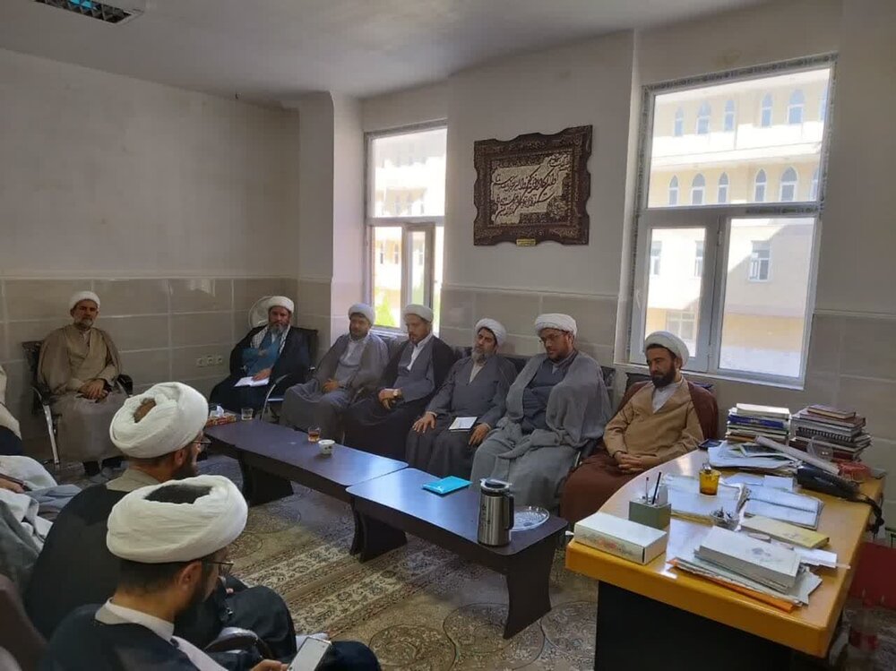 مدیر و معاونان حوزه علمیه کاشان از مدرسه علمیه الغدیر نراق بازدید کردند