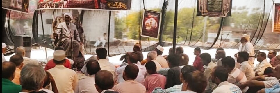 मोमिन अहले बैत (अ) के पदचिन्हो पर चलता हैः मौलाना वसी हसन खान