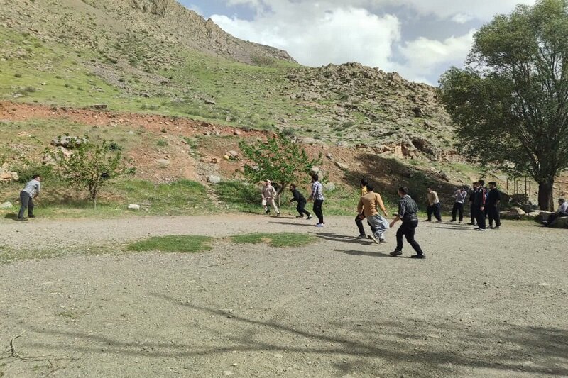 برگزاری اردوی تفریحی اساتید و طلاب مدرسه علمیه امیرالمؤمنین(ع) صحنه+ عکس