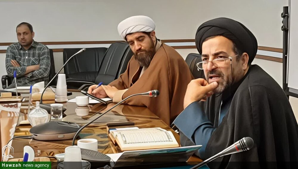 قرآن از ما تفسیر نمی‌خواهد، تدبّر می‌خواهد