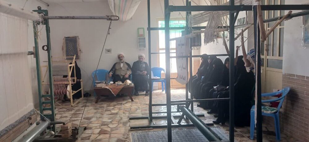 افتتاح کارگاه صنایع تولیدی وابسته به مدرسه علمیه حضرت زهرا (س) میبد+تصاویر