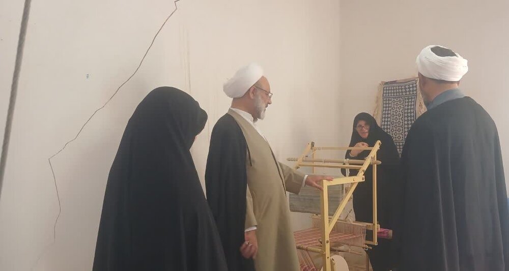 افتتاح کارگاه صنایع تولیدی وابسته به مدرسه علمیه حضرت زهرا (س) میبد+تصاویر