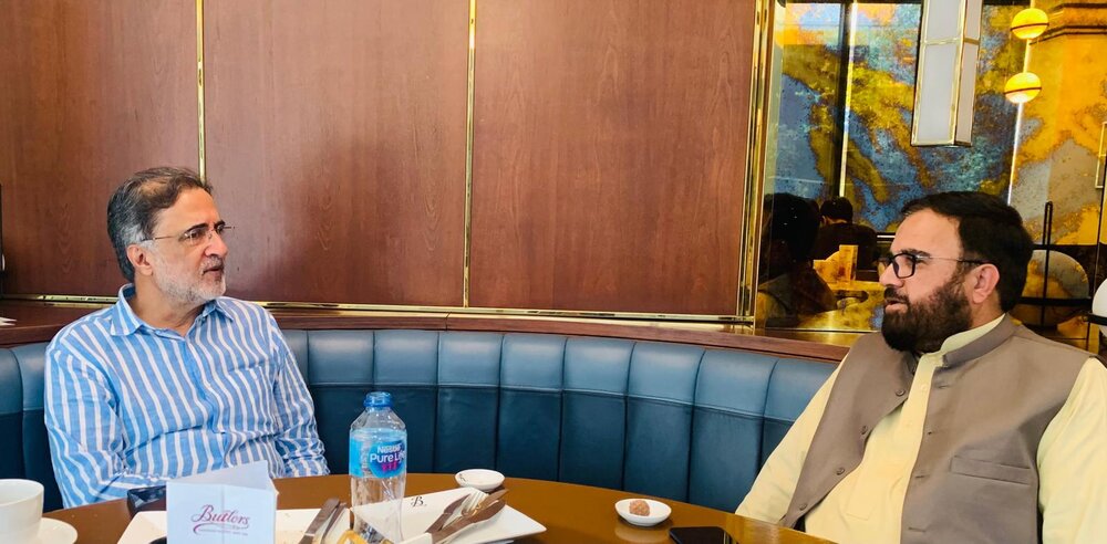 علامہ اشفاق وحیدی کی سابق وزیر داخلہ پاکستان جناب قمر الزمان کائرہ سے ملاقات