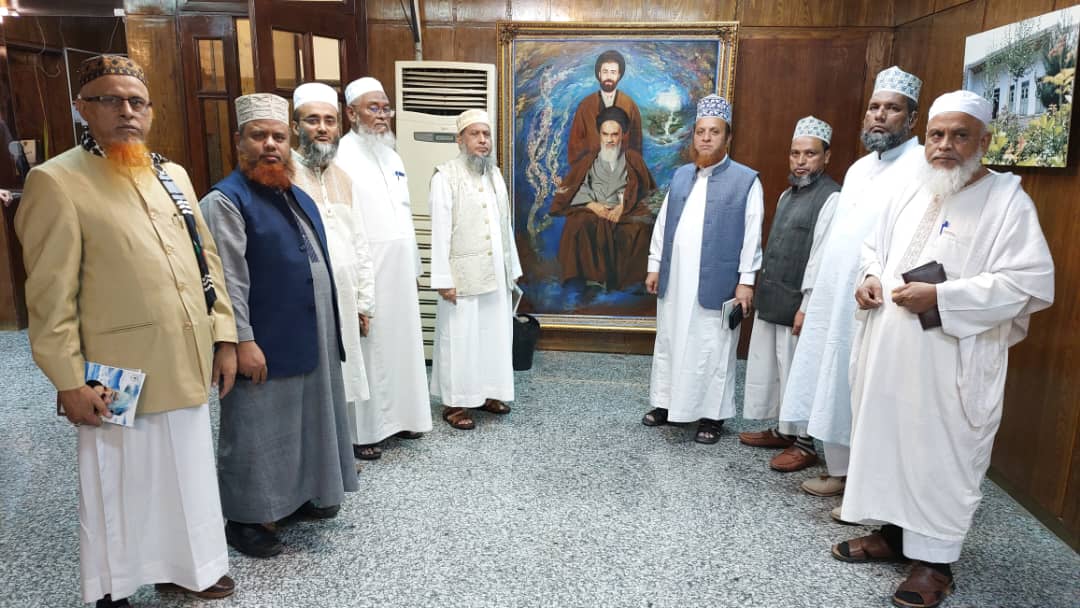 বাংলাদেশি আহলে সুন্নাত আলেমদের ইমাম খোমেনী (রহ.)-এর বাসভবন পরিদর্শন
