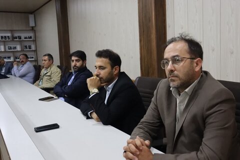 تصاویر/ نشست مدیران مدارس ناحیه ۲ ارومیه با مدیریت مدرسه امام خمینی(ره) ارومیه