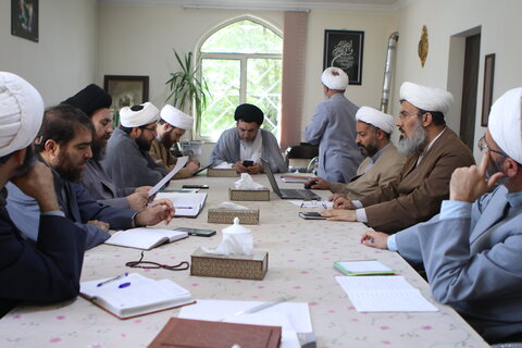جلسه معاونین حوزه علمیه آیت الله آخوند (ره)