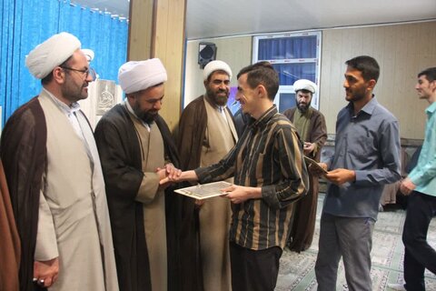 تصاویر / مراسم اختتامیه جشنواره علامه حلی حوزه علمیه استان قزوین برگزارشد