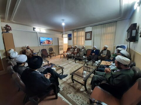 تصاویر/ نشست معاونان و کارشناسان آموزش مدارس علمیه کاشان