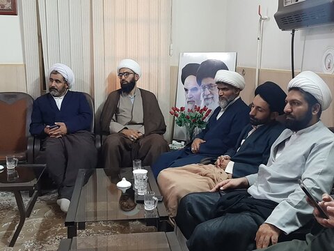 تصاویر/ نشست معاونان و کارشناسان آموزش مدارس علمیه کاشان