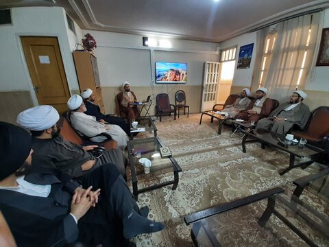 تصاویر/ نشست معاونان و کارشناسان آموزش مدارس علمیه کاشان