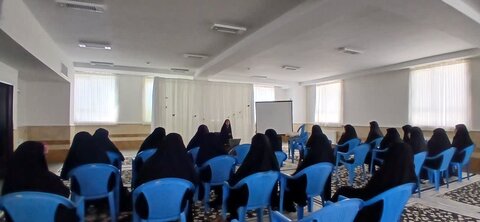 برگزاری نشست علمی کتابخوانی در مدرسه علمیه فاطمه الزهرا(س) کوهدشت