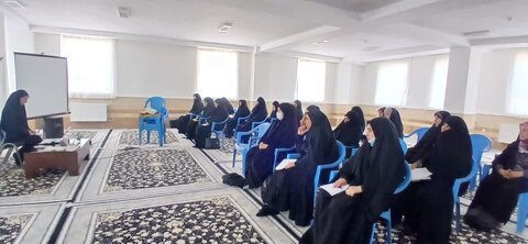 برگزاری نشست علمی کتابخوانی در مدرسه علمیه فاطمه الزهرا(س) کوهدشت