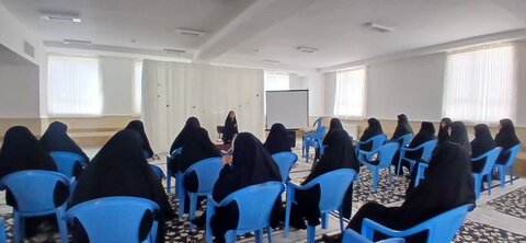 برگزاری نشست علمی کتابخوانی در مدرسه علمیه فاطمه الزهرا(س) کوهدشت