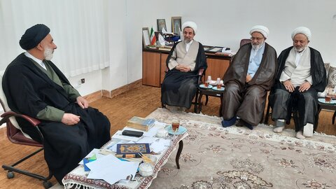 تصاویر/ دیدار جانشین مرکز مدیریت حوزه علمیه اصفهان با امام جمعه شهرکرد