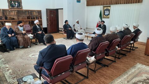 تصاویر/ دیدار جانشین مرکز مدیریت حوزه علمیه اصفهان با امام جمعه شهرکرد