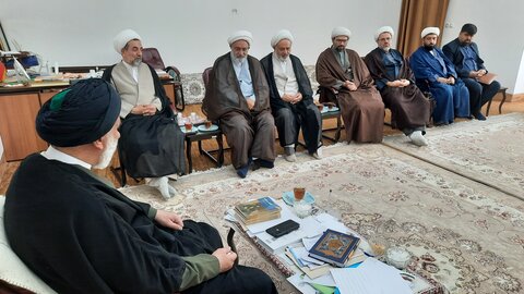 تصاویر/ دیدار جانشین مرکز مدیریت حوزه علمیه اصفهان با امام جمعه شهرکرد