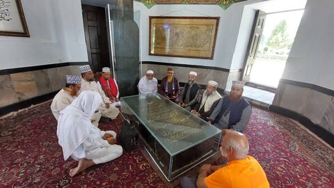 ইরানের ঐতিহাসিক ও ধর্মীয় স্থানগুলোতে বাংলাদেশের সুন্নি আলেমদের সফর