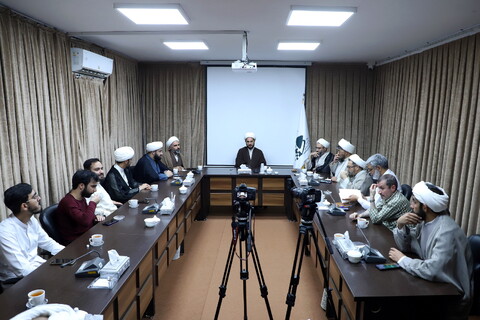 تصاویر/ نشست بررسی الزامات رسانه‌ای حوزه‌ی علمیه پیشرو