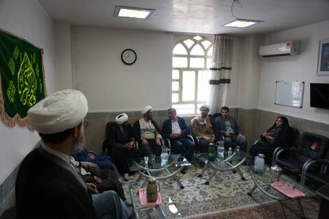 بازدید استاندار لرستان از مدرسه علمیه رضویه خرم آباد
