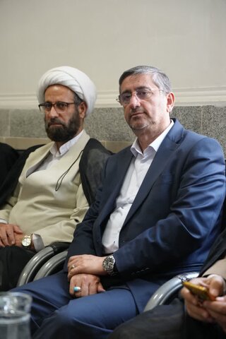 بازدید استاندار لرستان از مدرسه علمیه رضویه خرم آباد