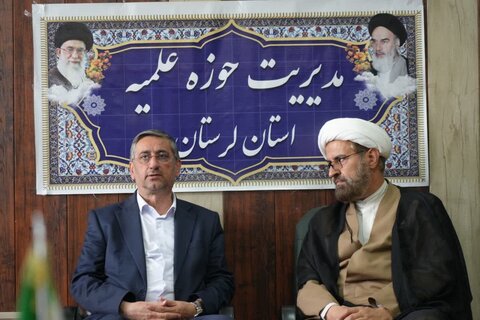 بازدید استاندار لرستان از مدرسه علمیه رضویه خرم آباد