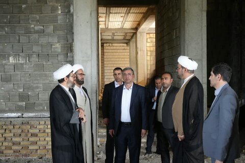 بازدید استاندار لرستان از مدرسه علمیه رضویه خرم آباد