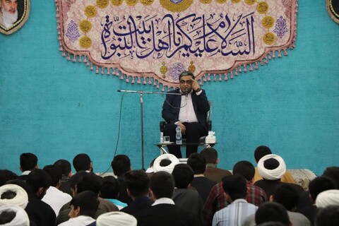 تصاویر/ جلسه سخنرانی  سعید عزیزی در حوزه علمیه بناب