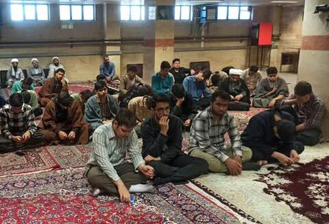 تصاویر/ حضور رئیس دادگاه ویژه روحانیت غرب کشور در مدرسه علمیه امام صادق (ع) قروه