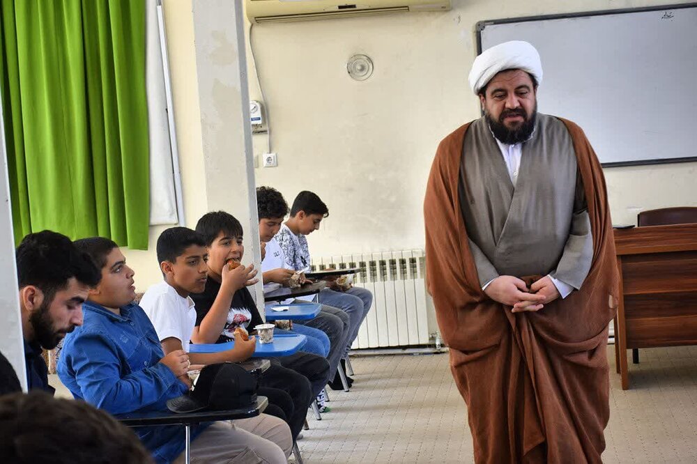 ØØ¶ÙˆØ± نوجوانان از Ù
درسه ØØ³ÛŒÙ†ÛŒØ§Ù† شهر بهنÙ
یر در Ù
درسه صدر بابل روایتی از یک روز به یادماندنی در مدرسه علمیه خاتمالانبیاء بابل + تصاویر