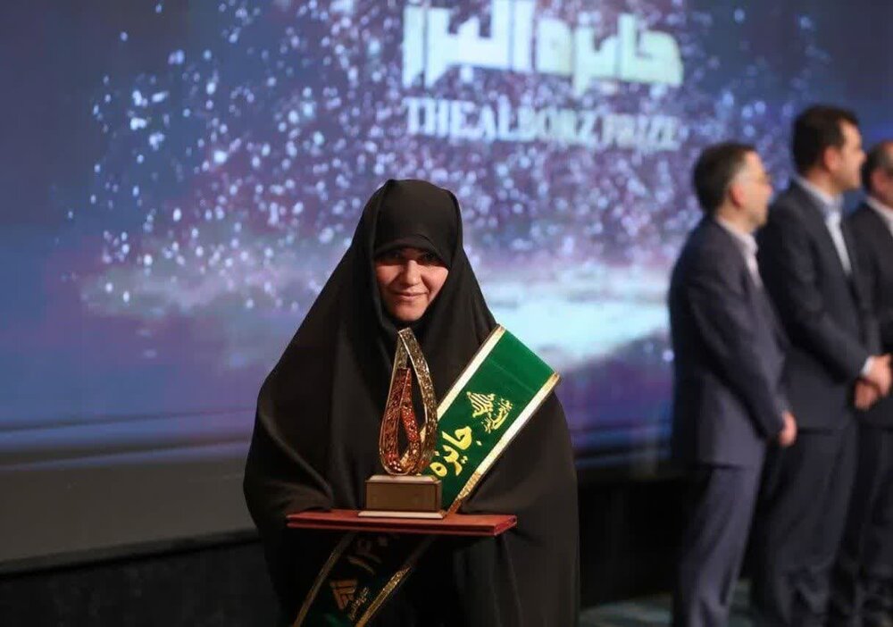 درخشش طلبه جامعه‌الزهرا(س) در جایزه ملی البرز ۱۴۰۴