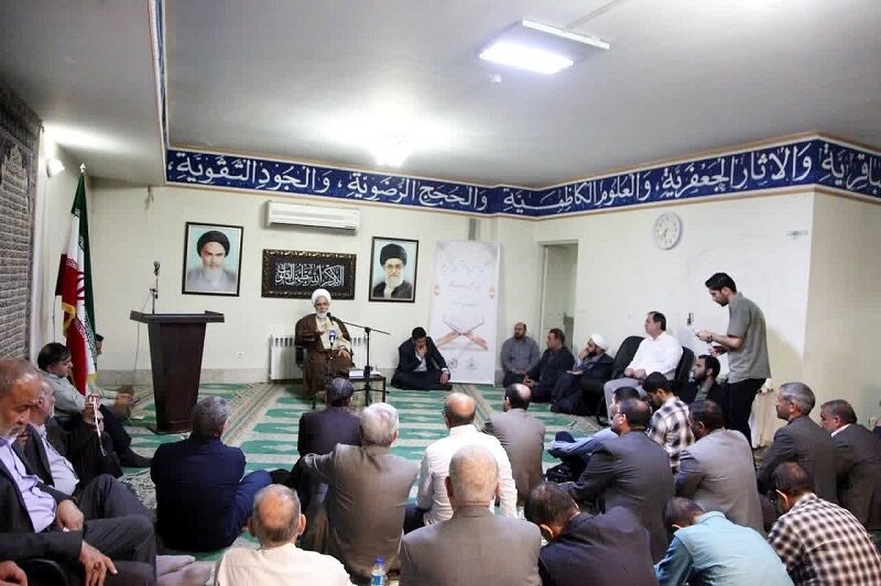 احیای نهضت جلسات قرآنی در کرمانشاه ضروری است+عکس