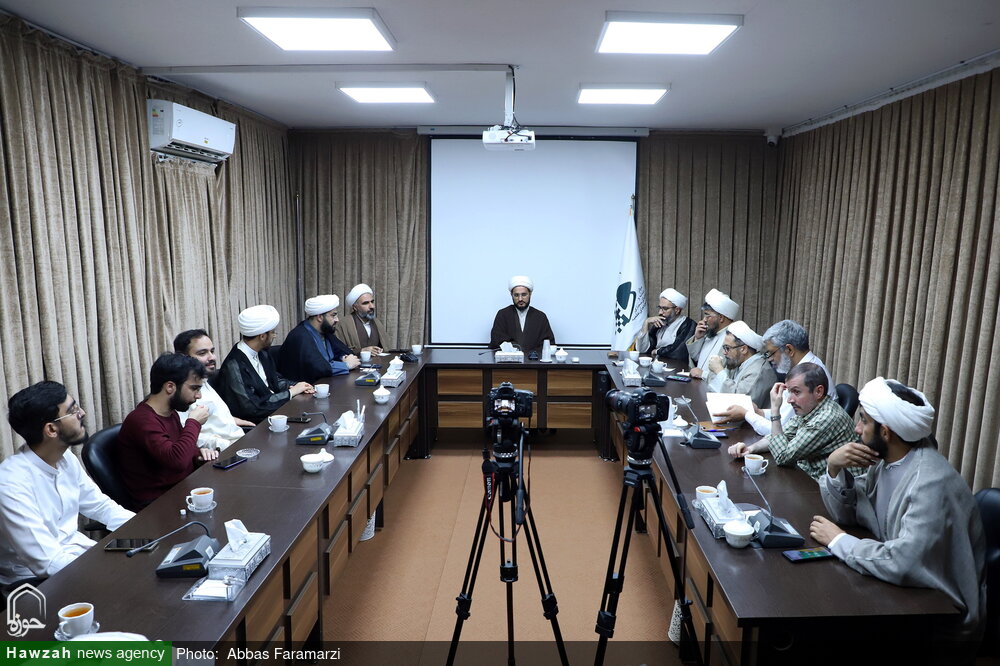 تصاویر/ نشست بررسی الزامات رسانه‌ای حوزه‌ی علمیه پیشرو
