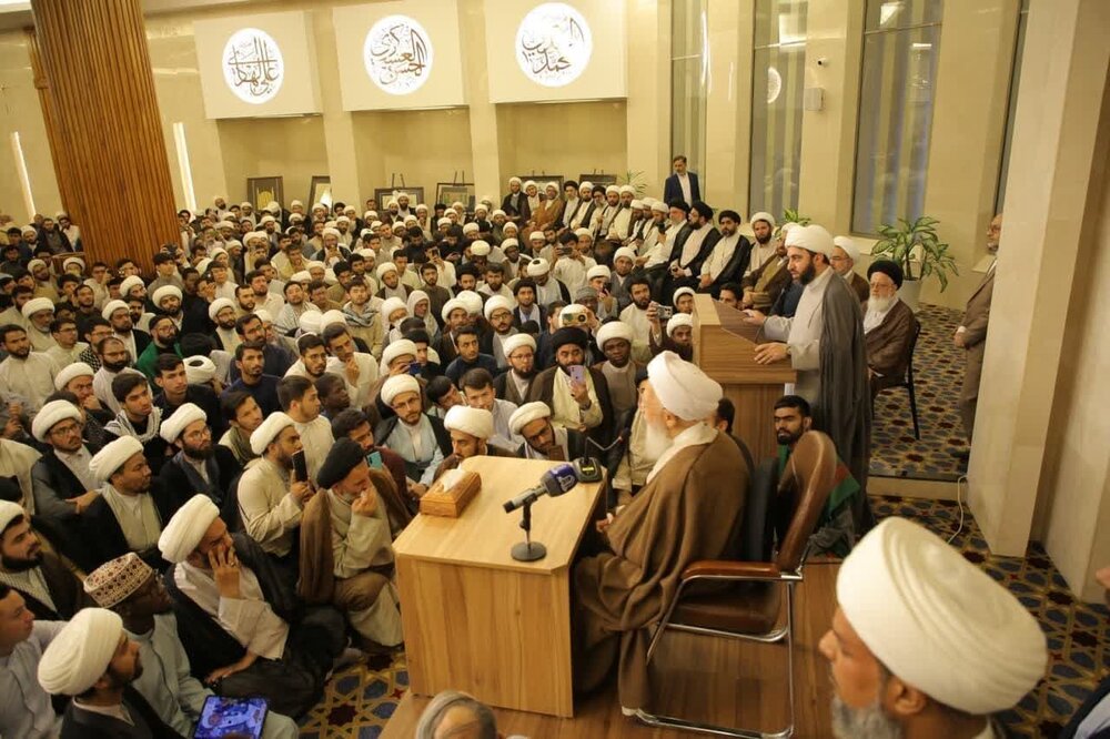 آية الله العظمى جوادي الآملي: "العلم والعقل والتهذيب" ثلاثية النجاة للحوزات العلمية والجامعات الإسلامية