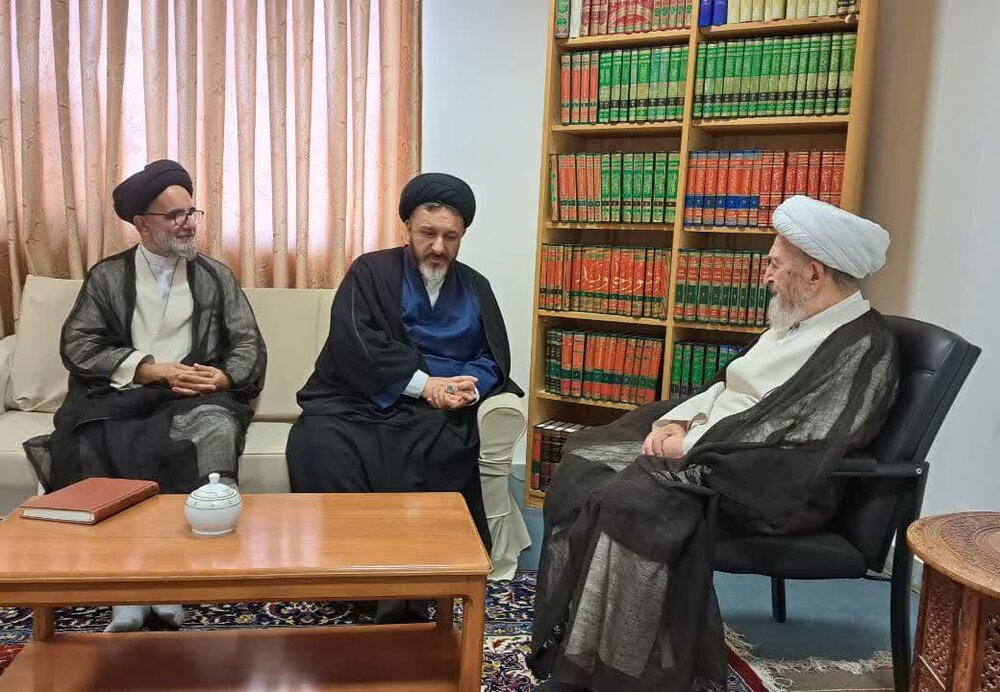 آية الله العظمى السبحاني: روح الحماس أساس تحصيل طلاب العلوم الدينية رغم التحديات المعيشية