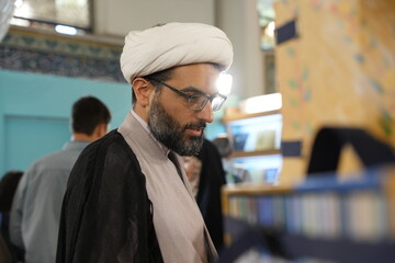 تصاویر/ بازدید مدیر، اساتید و دانش پژوهان مرکز تخصصی امام هادی علیه السلام از نمایشگاه کتاب تهران